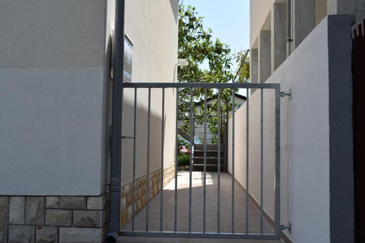 Apartmani Veronika Нин Экстерьер фото
