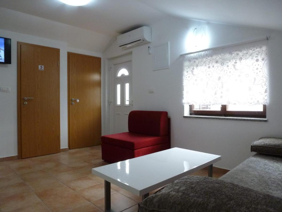 Apartmani Veronika Нин Экстерьер фото