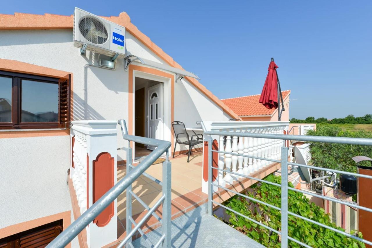 Apartmani Veronika Нин Экстерьер фото